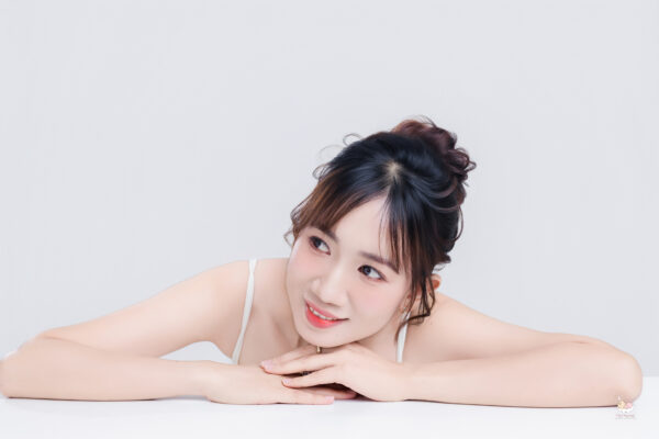 Mặt nhiều khuyết điểm – có nên chụp beauty không?