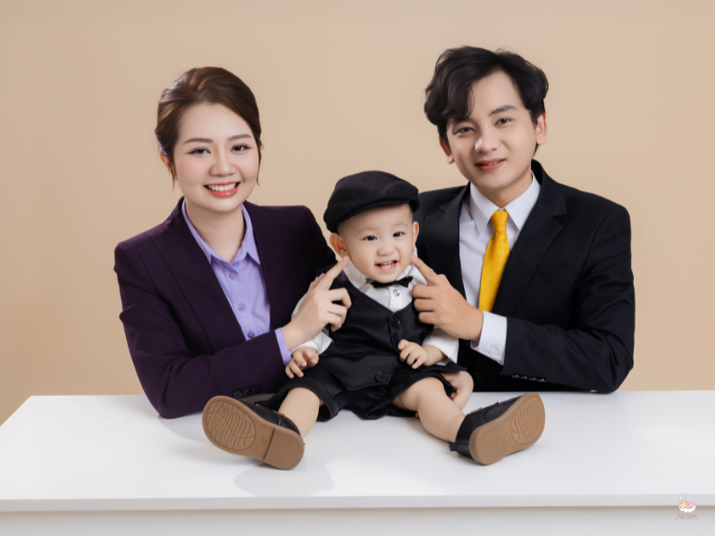 Vì sao nên chụp ảnh gia đình tại studio?
