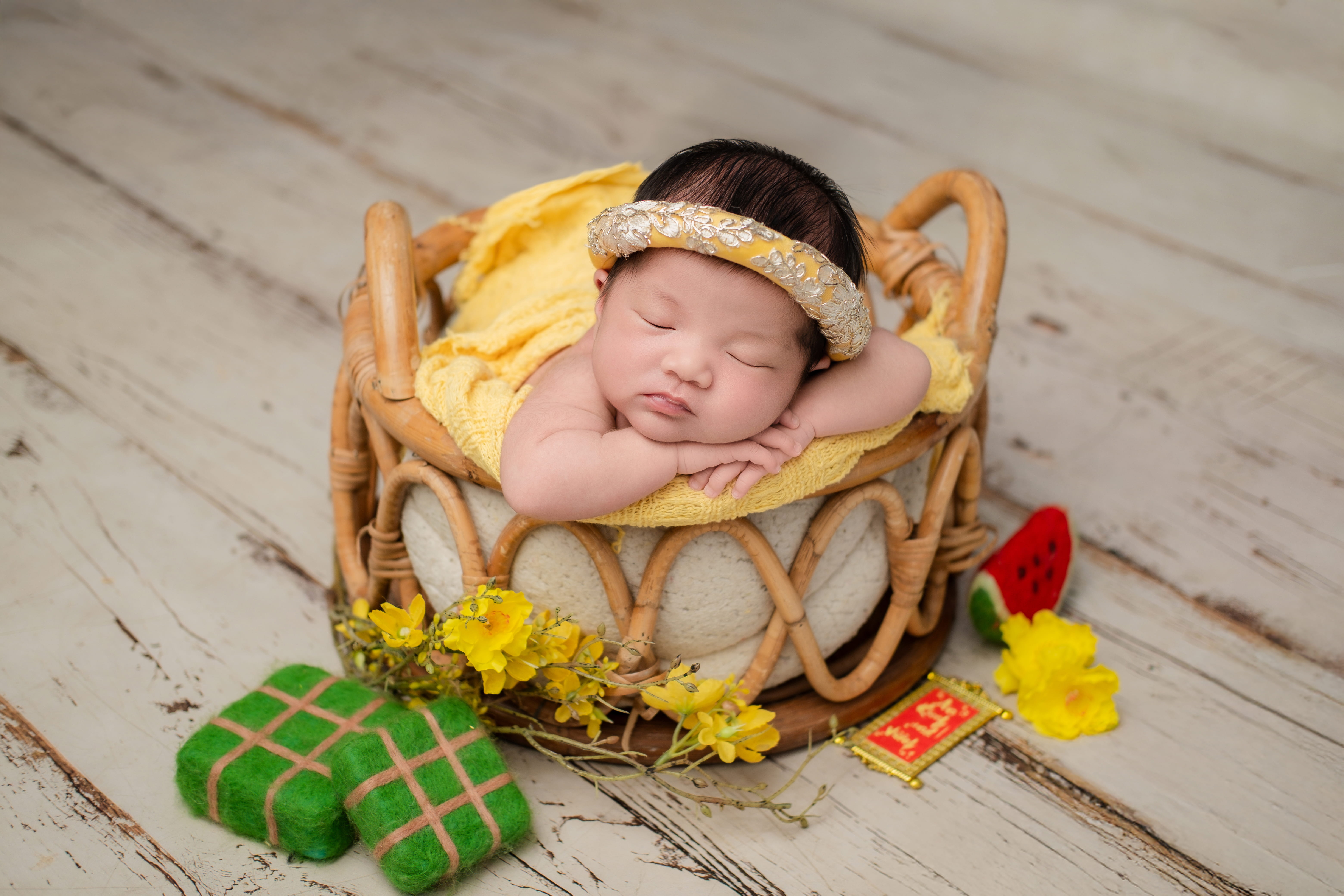 Chụp ảnh newborn Tết có khó không? Ba mẹ bận rộn vẫn muốn lưu hình cho con